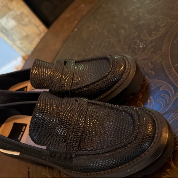 Black Textured platform Women's Loafers (don’t know size assuming 6 or 6 /2) - Picture 2 of 12